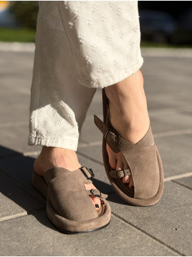 Відкриті сабо Monaco мокко на пряжках VUBO